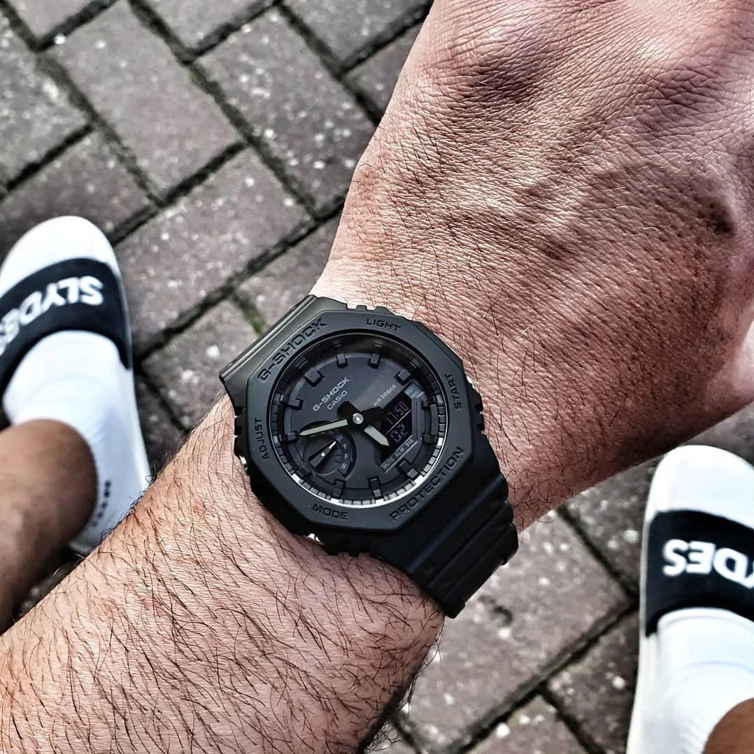 Часы  Casio  G-Shock Casio GA-2100-1A1 (фото 3)