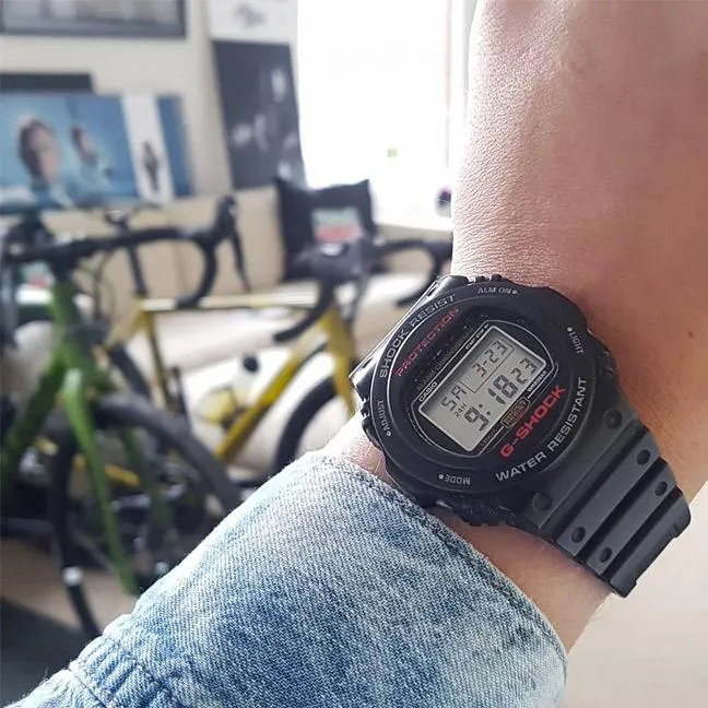 Часы  Casio  G-Shock Casio DW-5750E-1E (фото 2)