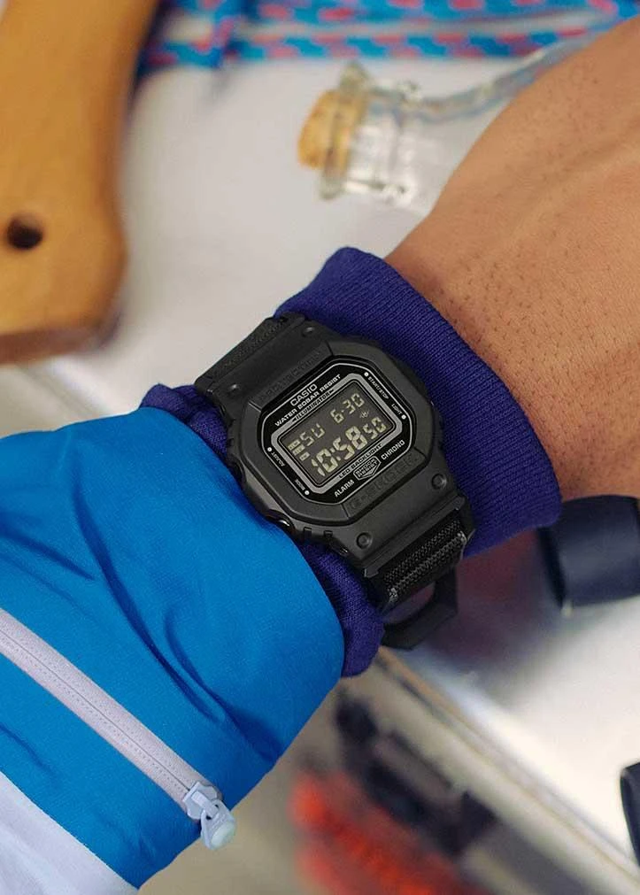 Наручные часы  Casio  G-Shock Casio DW-5600MNC-1E (фото 2)