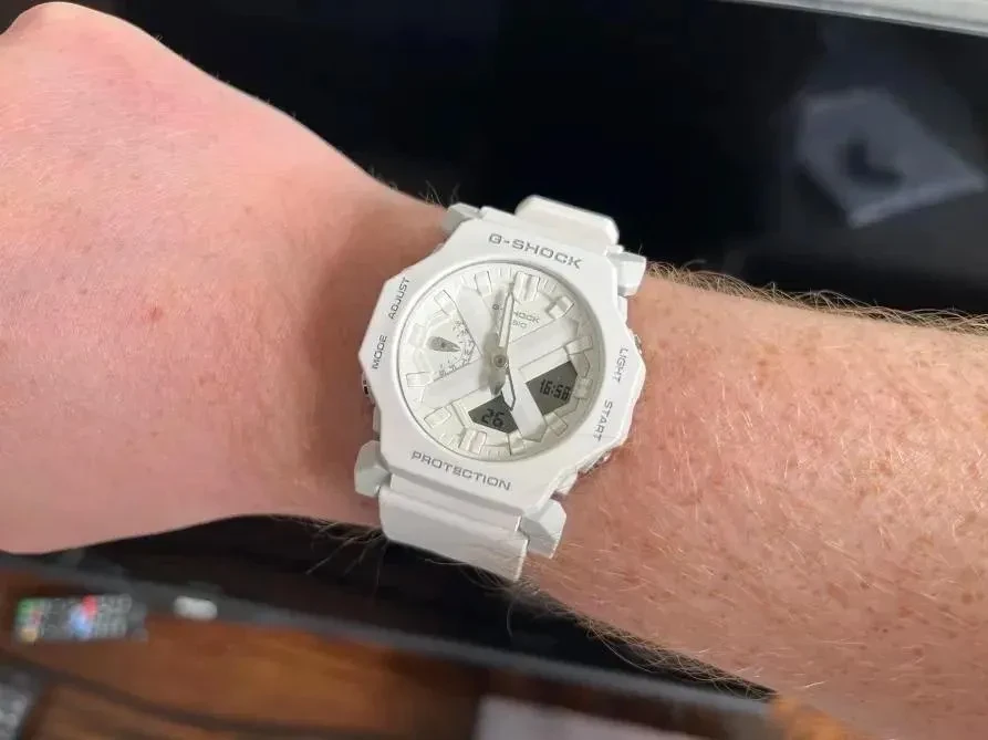 Часы  Casio  G-Shock Casio GA-2300-7A (фото 2)