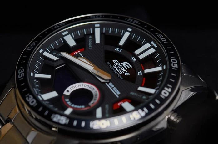 Наручные часы  Casio  Edifice Casio EFV-C100D-1A (фото 9)