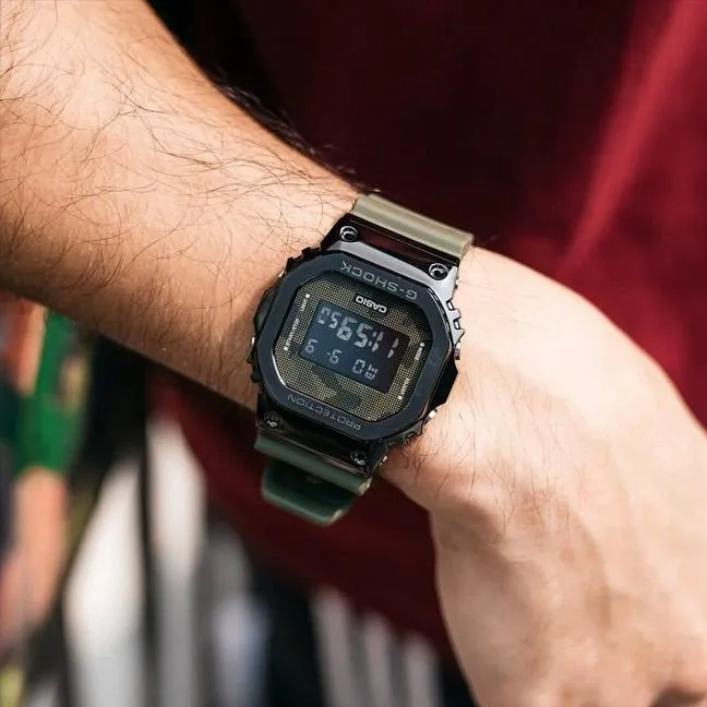 Наручные часы  Casio  G-Shock Casio GM-5600B-3E (фото 2)