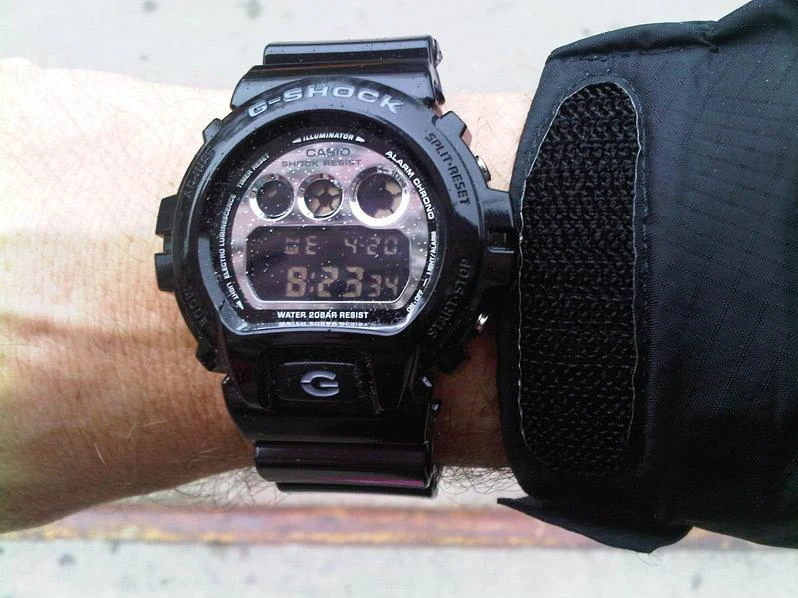 Наручные часы  Casio  G-Shock Casio DW-6900NB-1E (фото 4)