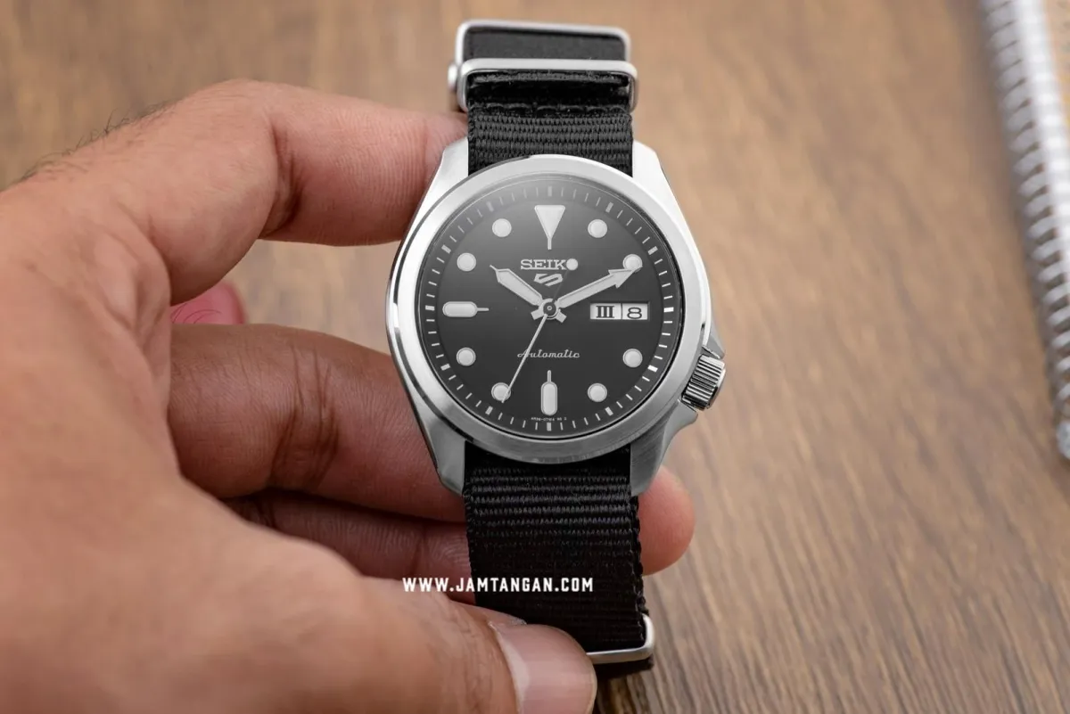 Наручные часы  Seiko  Seiko 5 Seiko SRPE67K1 (фото 6)