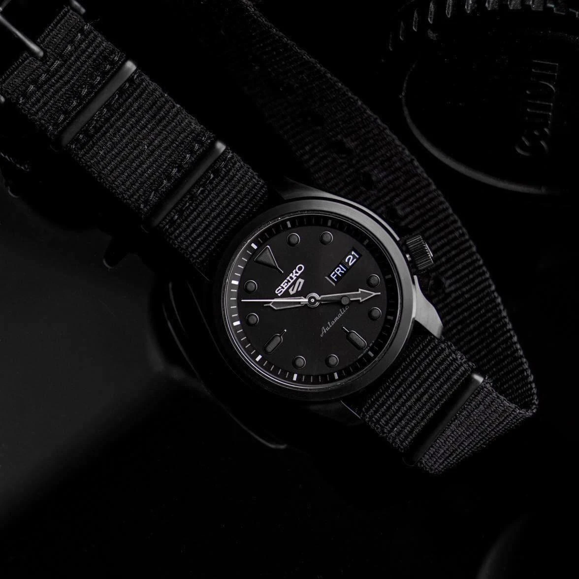 Наручные часы  Seiko  Seiko 5 Seiko SRPE69K1 (фото 2)