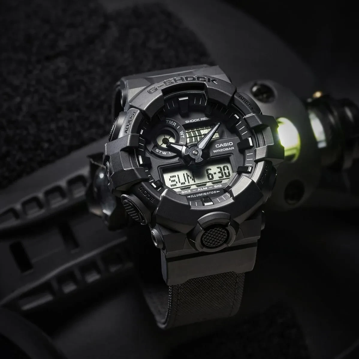 Часы  Casio  G-Shock Casio GA-700BCE-1A (фото 13)