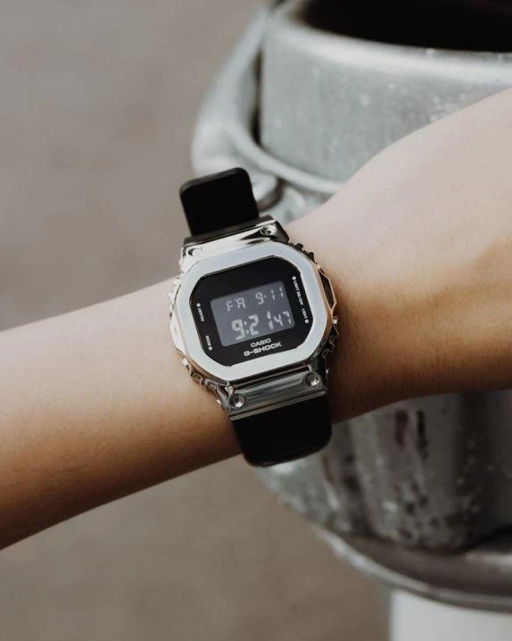 Часы  Casio  G-Shock Casio GM-S5600-1E (фото 2)
