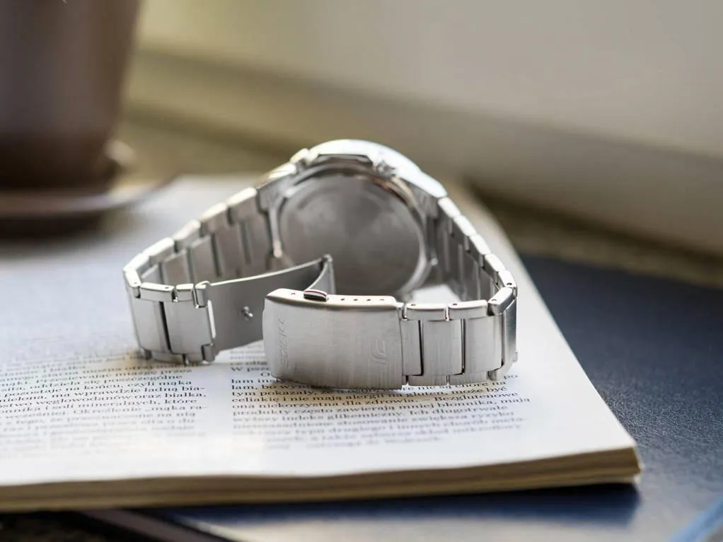 Наручные часы  Casio  Edifice Casio EFV-C110D-1A3 (фото 5)