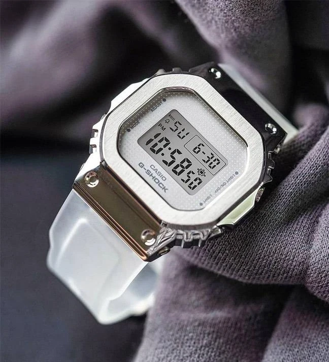 Часы  Casio  G-Shock Casio GM-S5600SK-7E (фото 4)