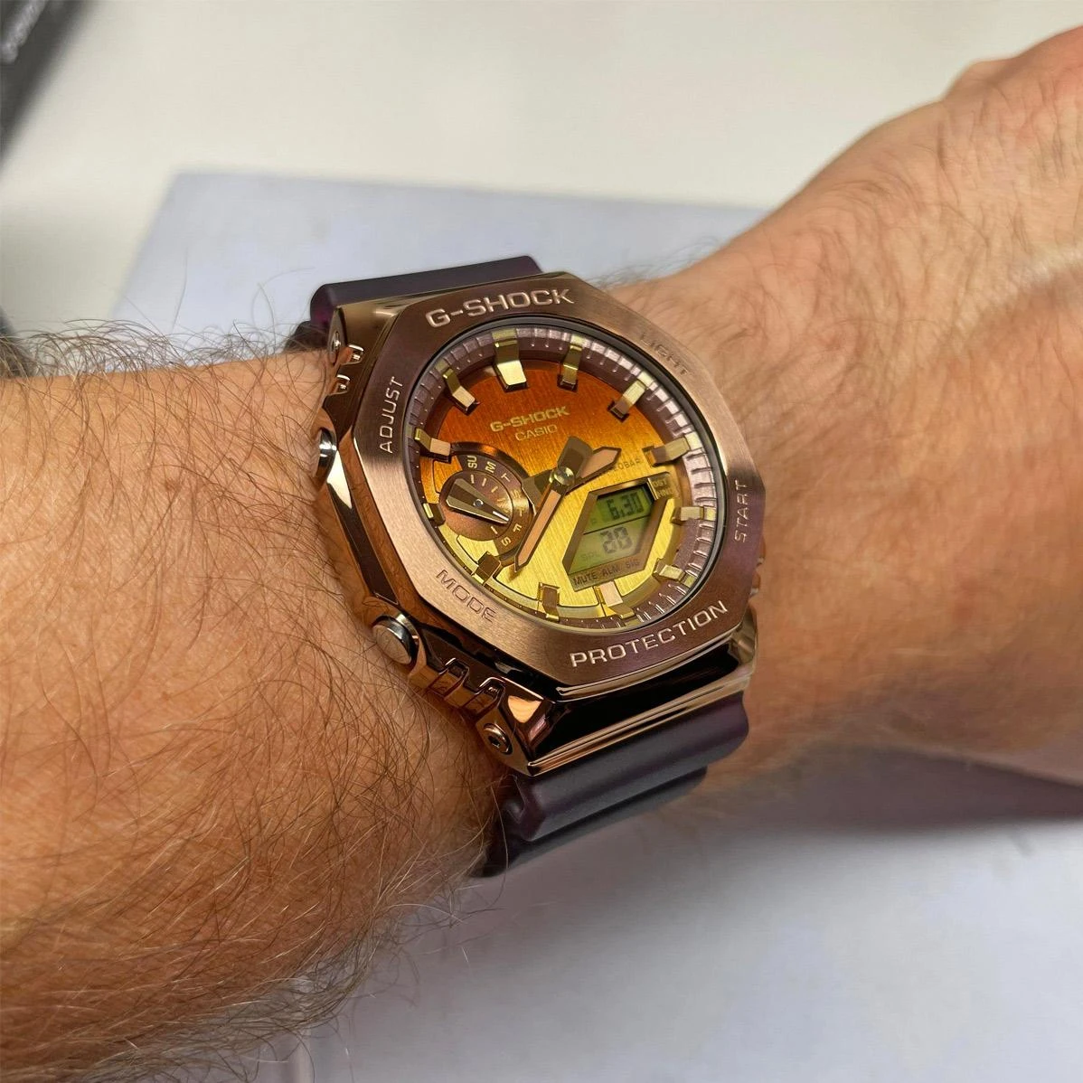 Часы  Casio  G-Shock Casio GM-2100CL-5A (фото 4)