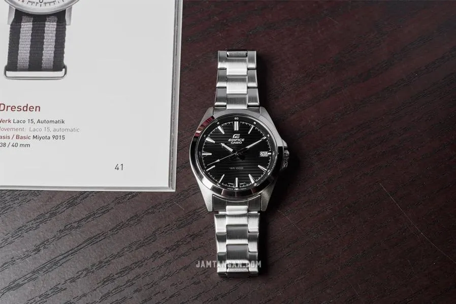 Часы  Casio  Edifice Casio EFV-140D-1A (фото 5)
