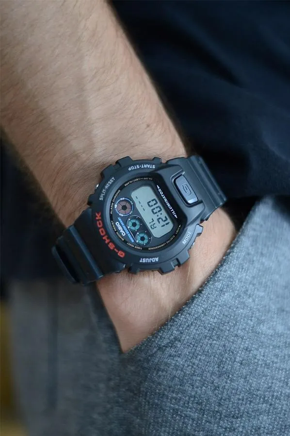 Наручные часы  Casio  G-Shock Casio DW-6900-1V (фото 4)