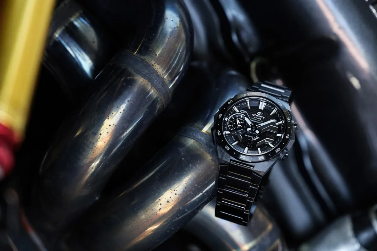 Наручные часы  Casio  Edifice Casio ECB-2200DC-1A (фото 5)