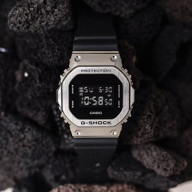 Наручные часы  Casio  G-Shock Casio GM-5600-1E (фото 13)