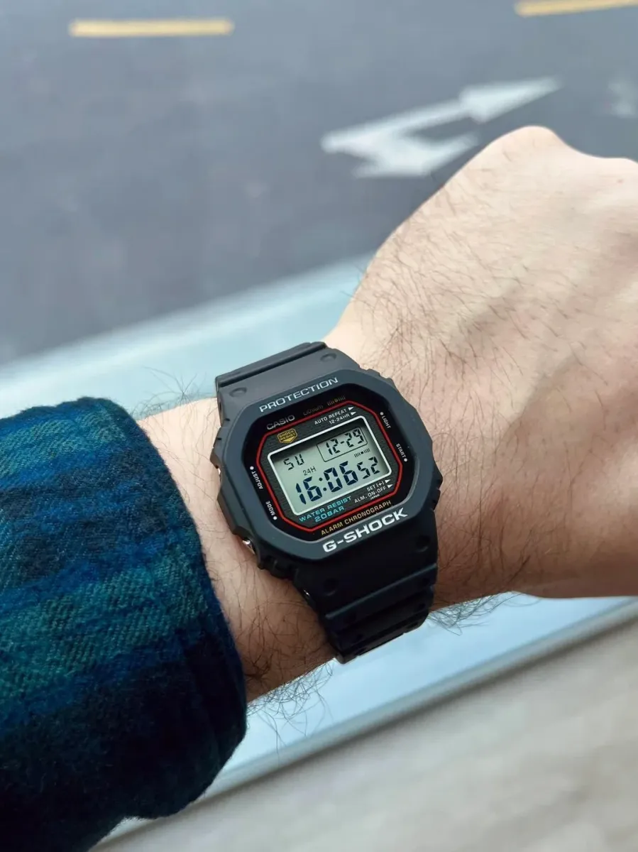 Часы  Casio  G-Shock Casio DW-5000R-1A (фото 10)