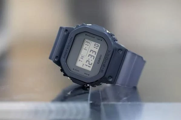Наручные часы  Casio  G-Shock Casio GM-5600MF-2E (фото 6)