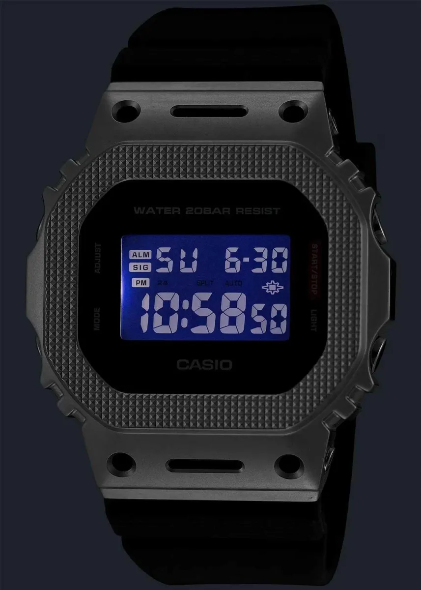 Наручные часы  Casio  G-Shock Casio GM-5600M-1 (фото 3)