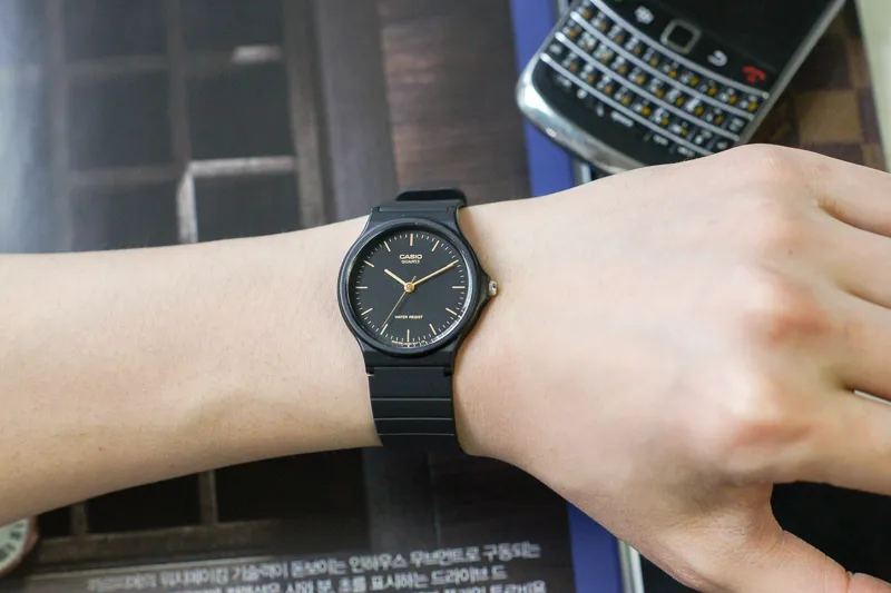 Наручные часы  Casio  Collection Casio MQ-24-1E (фото 9)