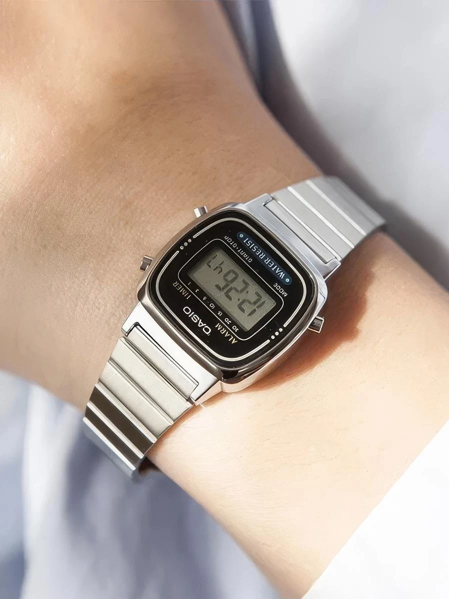 Часы  Casio  Vintage Casio LA-670WD-1E (фото 2)
