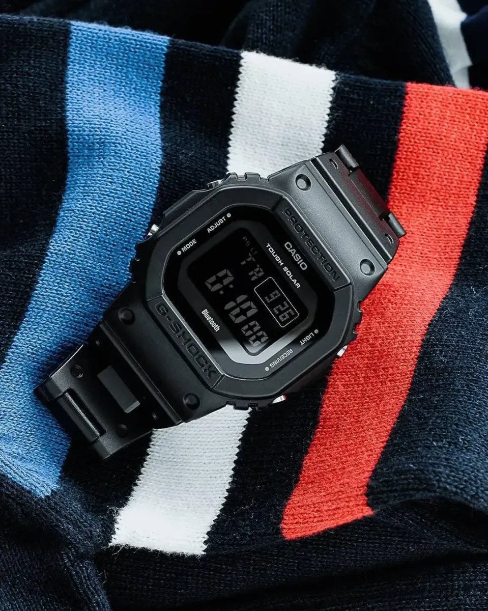 Часы  Casio  G-Shock Casio GW-B5600BC-1B (фото 4)