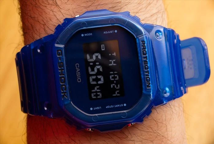Наручные часы  Casio  G-Shock Casio DW-5600SB-2E (фото 6)