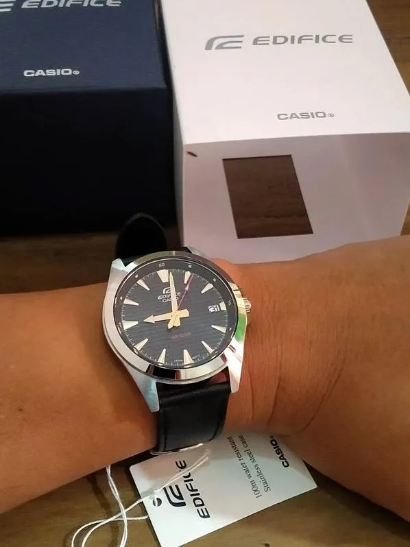 Наручные часы  Casio  Edifice Casio EFV-140L-1A (фото 4)