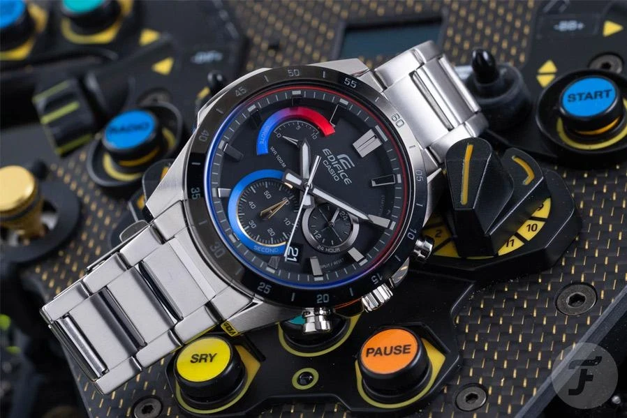 Часы  Casio  Edifice Casio EFR-573HG-1A (фото 5)