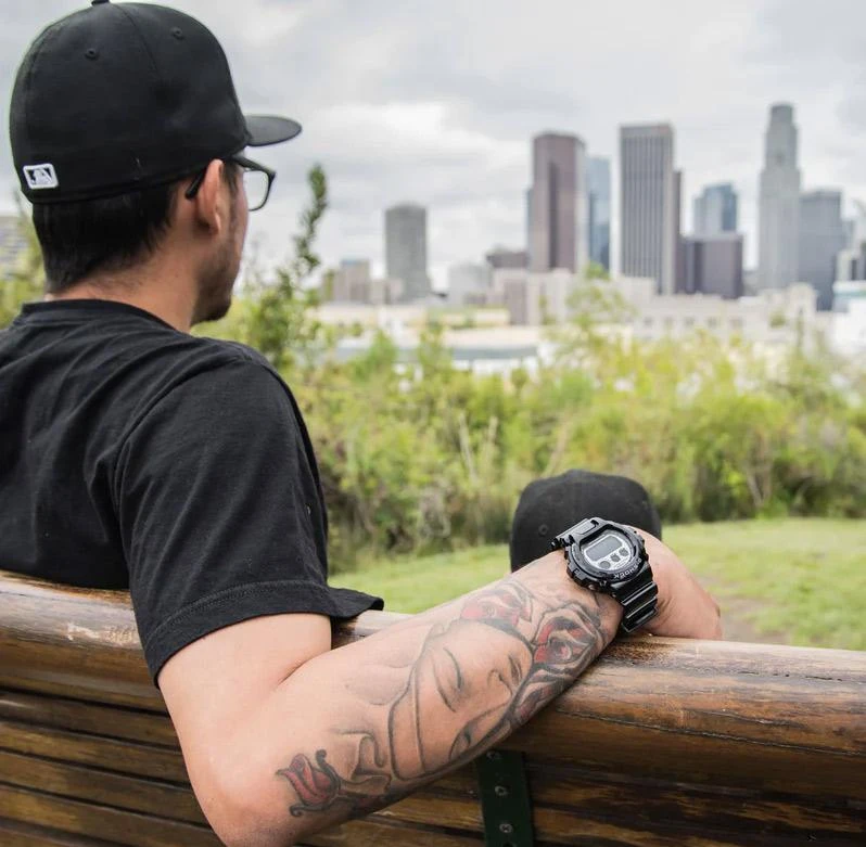 Наручные часы  Casio  G-Shock Casio DW-6900NB-1E (фото 2)