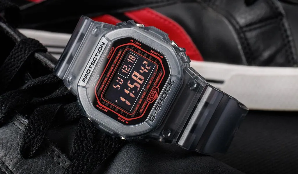 Наручные часы  Casio  G-Shock Casio DW-B5600G-1E (фото 8)