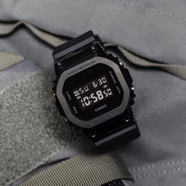 Наручные часы  Casio  G-Shock Casio GM-5600B-1E (фото 12)