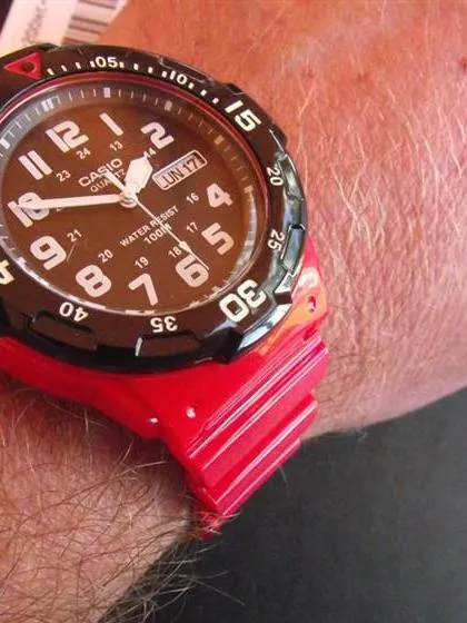 Наручные часы  Casio  Collection Casio MRW-200HC-4B (фото 2)