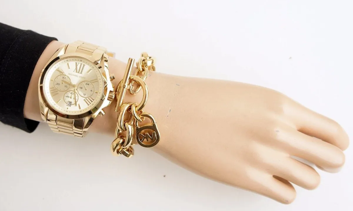 Наручные часы  Michael Kors  Gold-Tone Michael Kors MK5605 (фото 4)