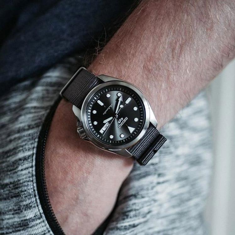 Наручные часы  Seiko  Seiko 5 Seiko SRPE69K1 (фото 5)