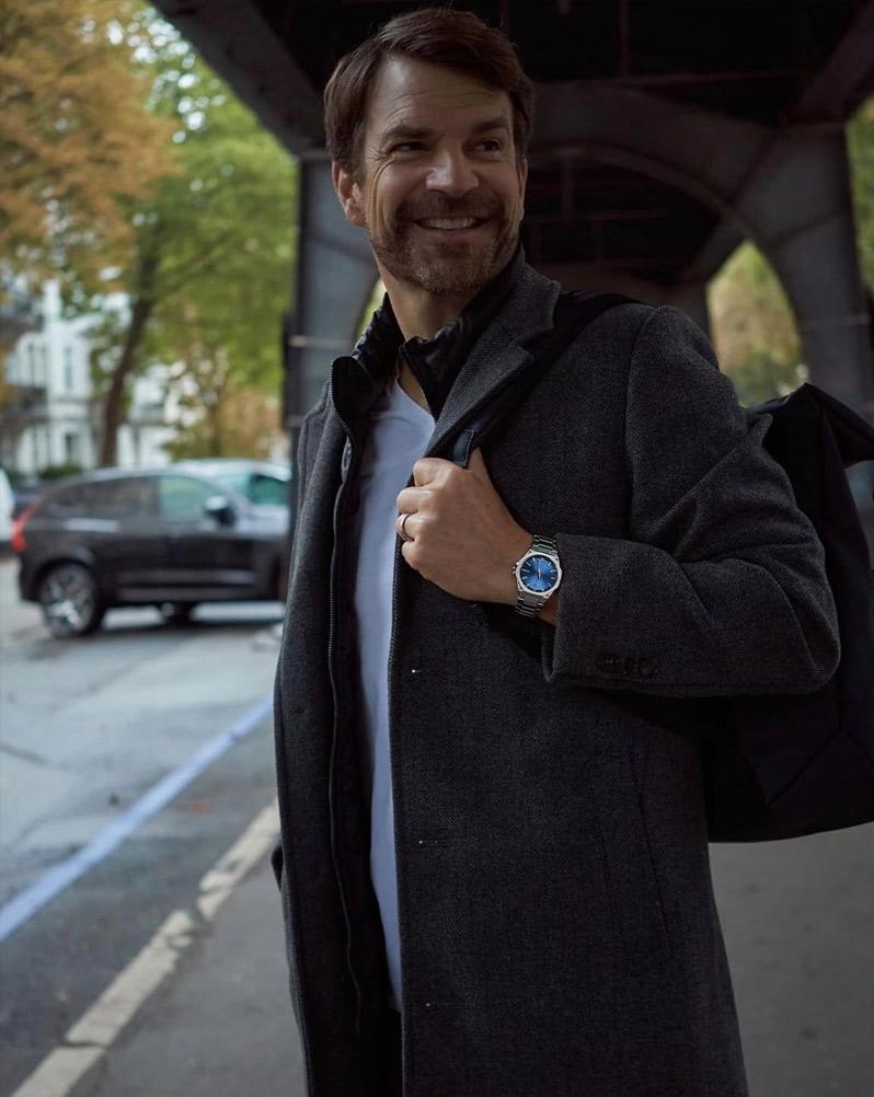 Наручные часы  Casio  Edifice Casio EFR-S108D-2A (фото 4)