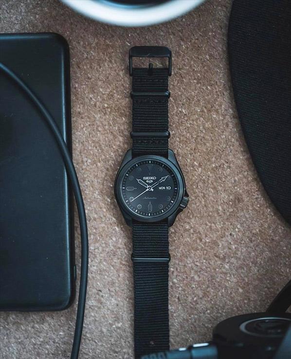 Наручные часы  Seiko  Seiko 5 Seiko SRPE69K1 (фото 4)