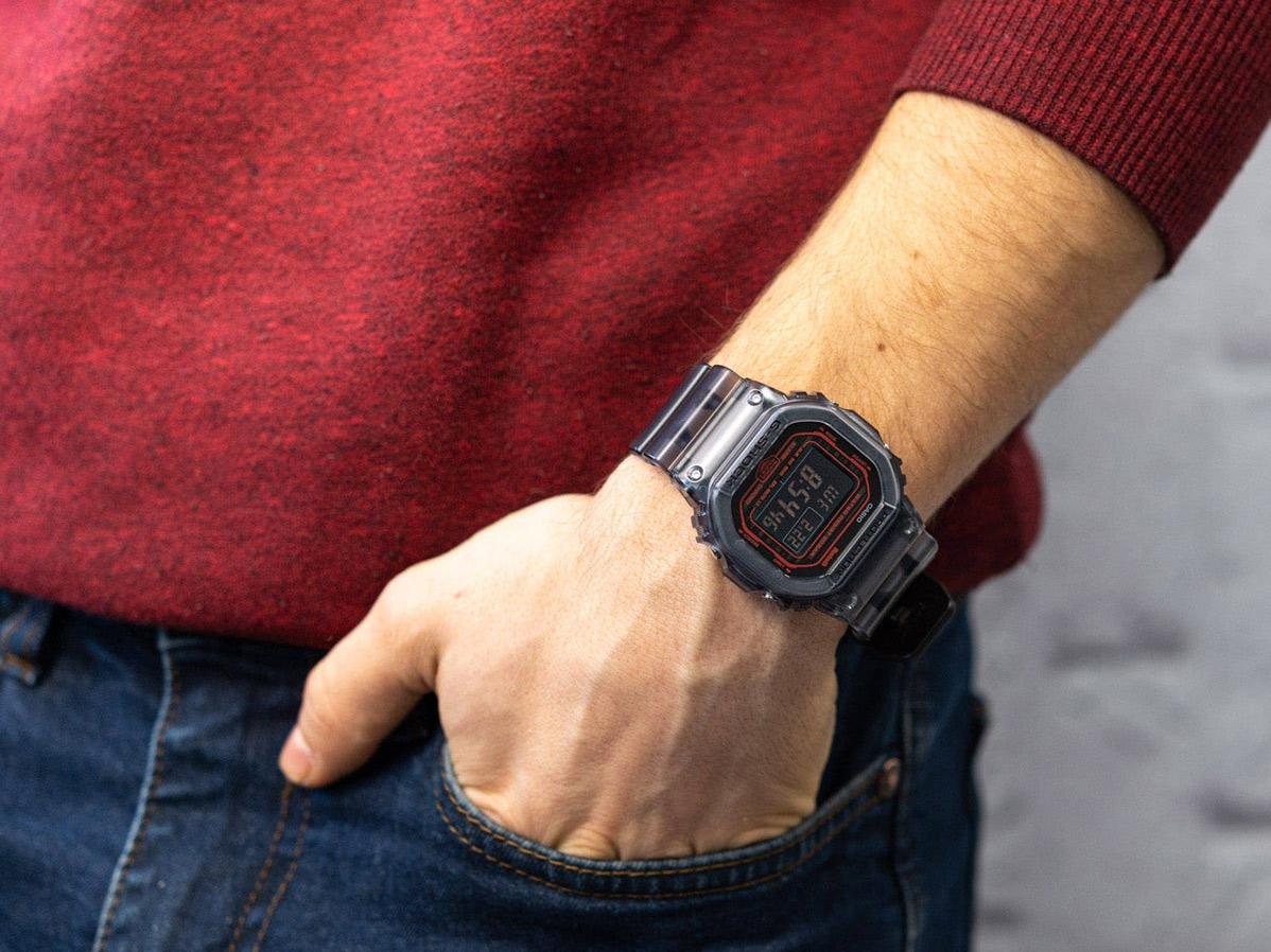 Наручные часы  Casio  G-Shock Casio DW-B5600G-1E (фото 3)