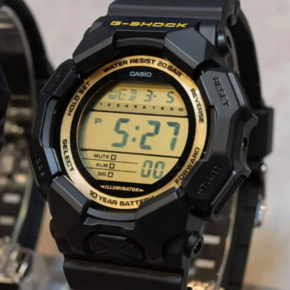 Часы  Casio  G-Shock Casio GD-010GB-1A9 (фото 3)
