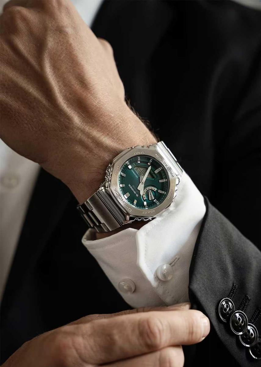 Наручные часы  Casio  G-Shock Casio GM-2110D-3A1 (фото 2)