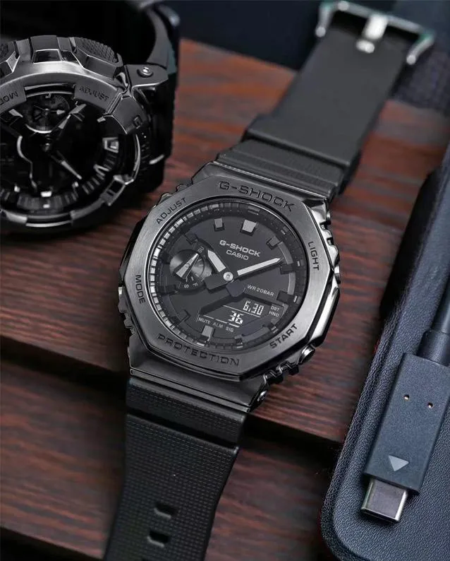 Часы  Casio  G-Shock Casio GM-2100BB-1A (фото 4)