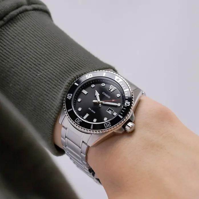 Наручные часы  Casio  Collection Casio MDV-107D-1A1 (фото 3)