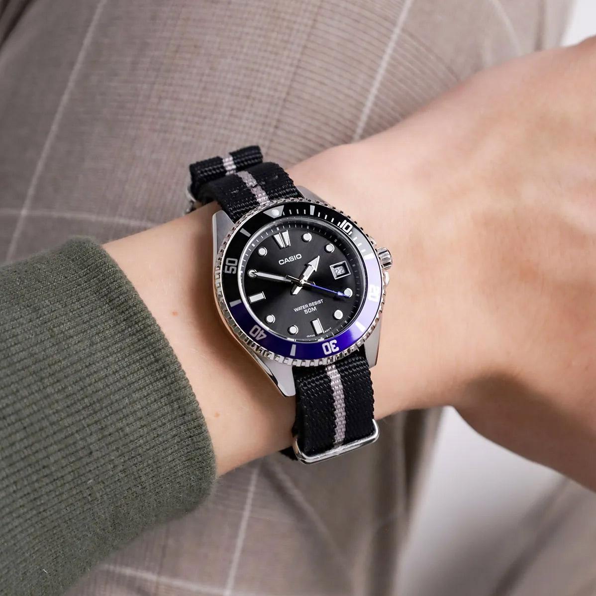 Наручные часы  Casio  Collection Casio MDV-10C-1A2 (фото 4)