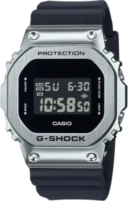 Casio GM-5600U-1E