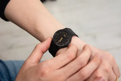 Наручные часы  Casio  Collection Casio MQ-24-1E (фото 6)