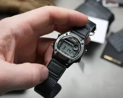Casio W-220HF-8A