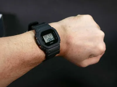 Наручные часы  Casio  G-Shock Casio DW-5600BCE-1E (фото 4)