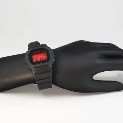 Casio DW-5600BBR-1E