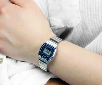 Casio LA-670WEA-2E