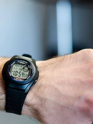 Наручные часы  Casio  Collection Casio F-200W-1A (фото 2)