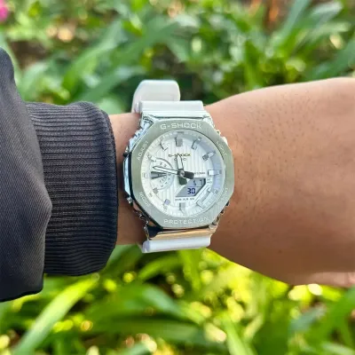 Casio GM-2110SH-7A