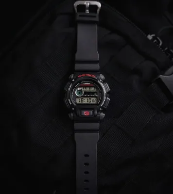Casio DW-9052-1V